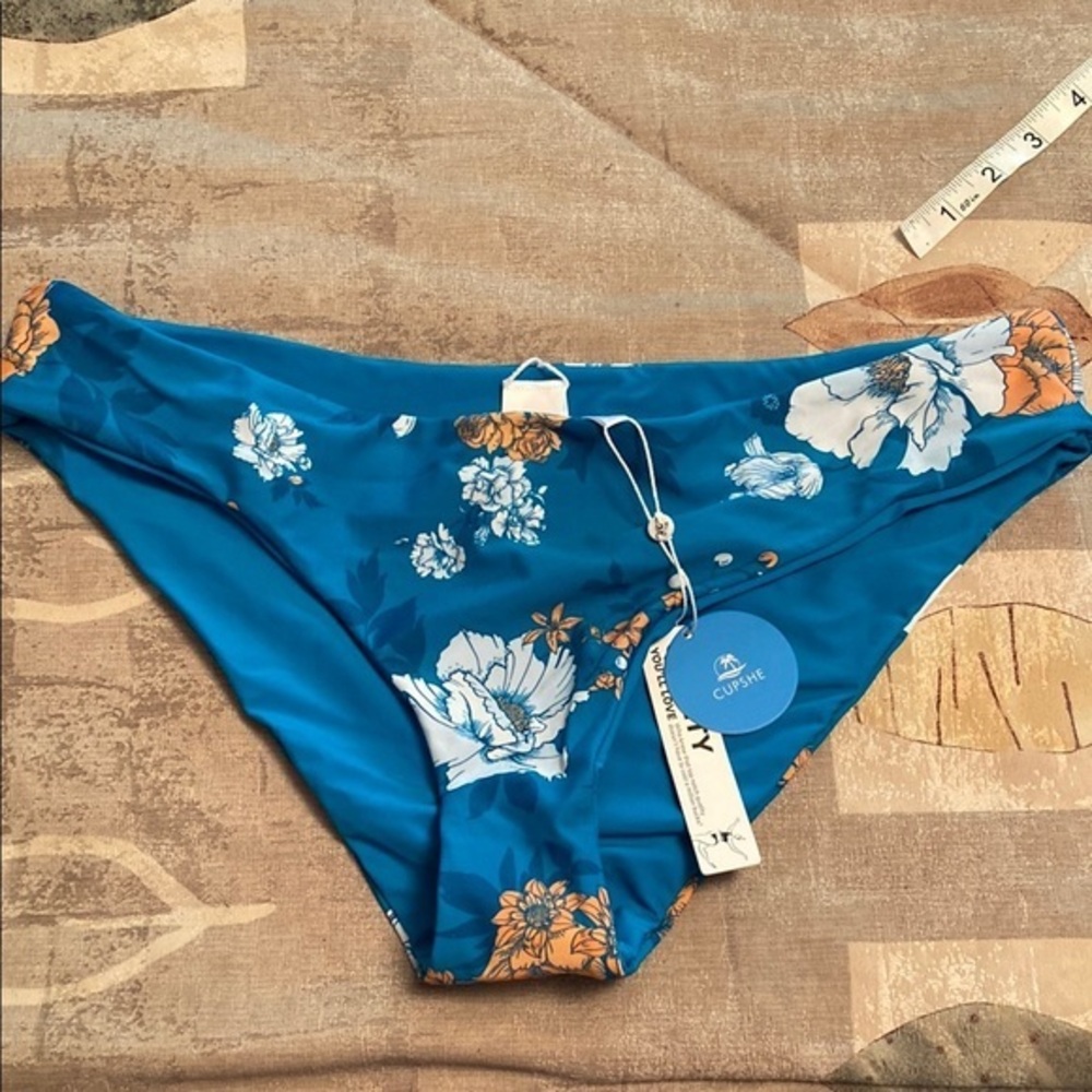 ⭐️CUPSHE BOTTOMS